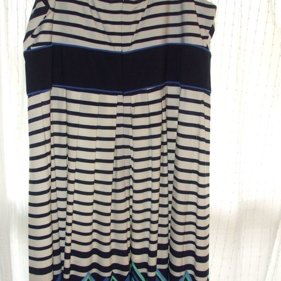 Beautiful Summer Plus Size Sun dress - Picture 4 of 5